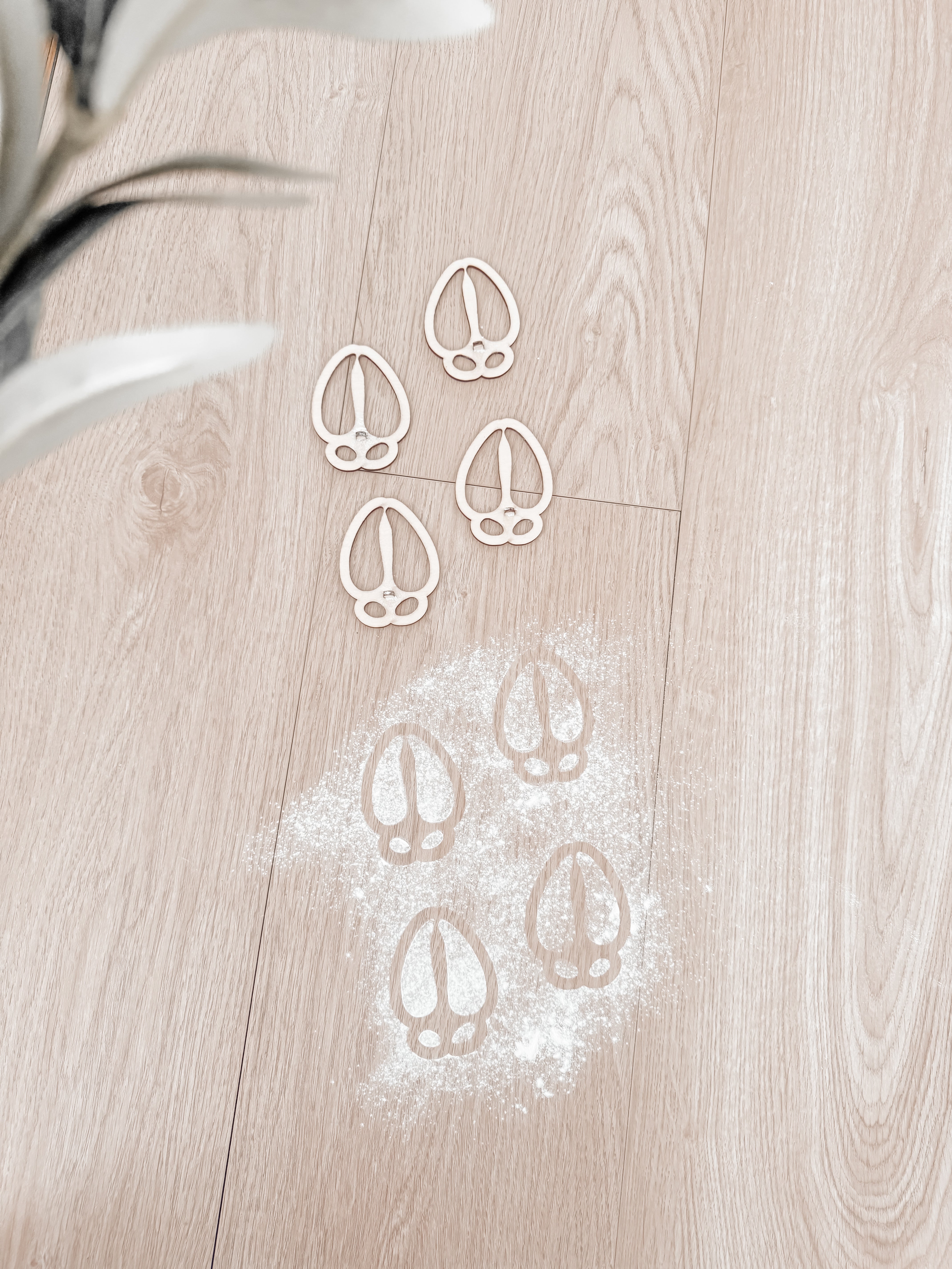 REINDEER HOOF STENCIL